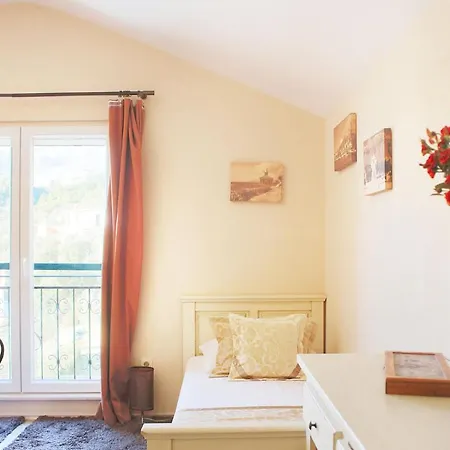 Delightful Split 2 Bedrooms Petite Private Pool And Sauna * Makarská