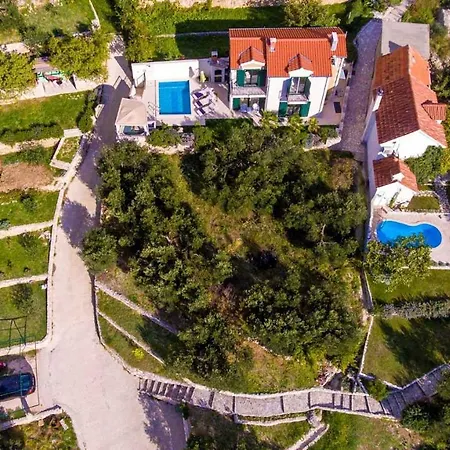 Vila Delightful Split 2 Bedrooms Petite Private Pool And Sauna