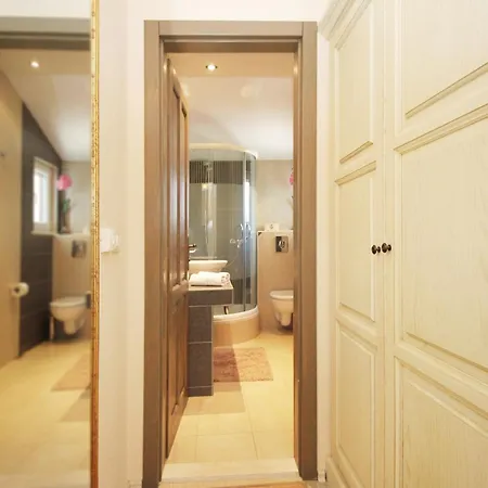 ヴィラ Delightful Split 2 Bedrooms Petite Private Pool And Sauna マカルスカ