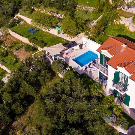 Delightful Split 2 Bedrooms Petite Private Pool And Sauna Vila *