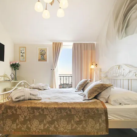 Willa Delightful Split 2 Bedrooms Petite Private Pool And Sauna Makarska