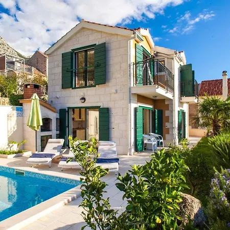 Willa Delightful Split 2 Bedrooms Petite Private Pool And Sauna