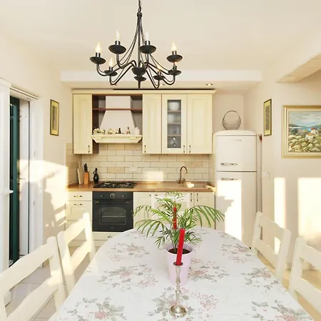 Delightful Split 2 Bedrooms Petite Private Pool And Sauna *