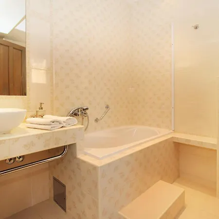 Delightful Split 2 Bedrooms Petite Private Pool And Sauna Willa *