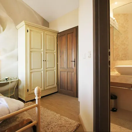 Delightful Split 2 Bedrooms Petite Private Pool And Sauna * Makarska