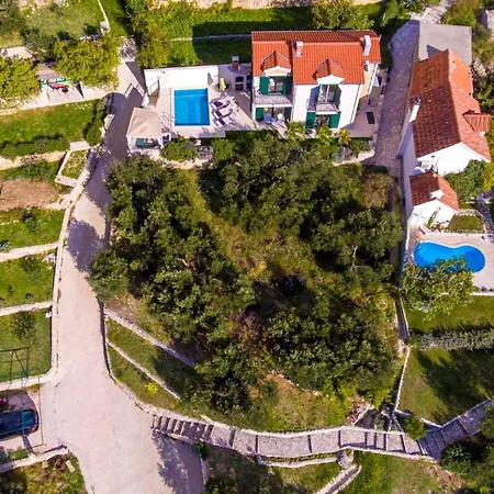 Delightful Split 2 Bedrooms Petite Private Pool And Sauna * Makarska
