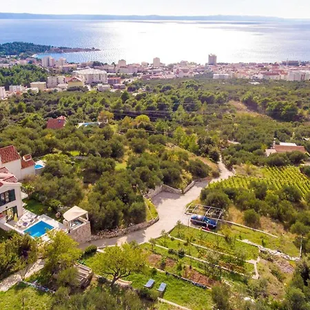 Delightful Split 2 Bedrooms Petite Private Pool And Sauna Makarska