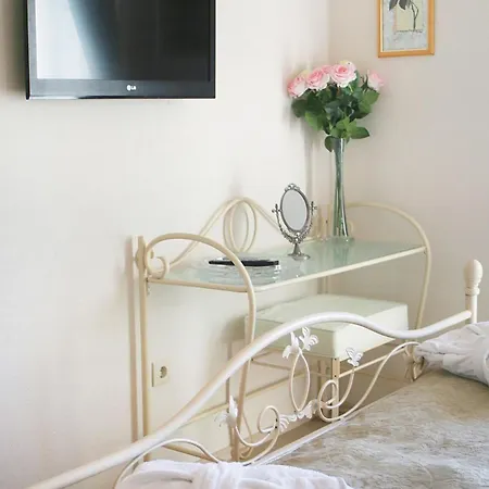 Willa Delightful Split 2 Bedrooms Petite Private Pool And Sauna Makarska